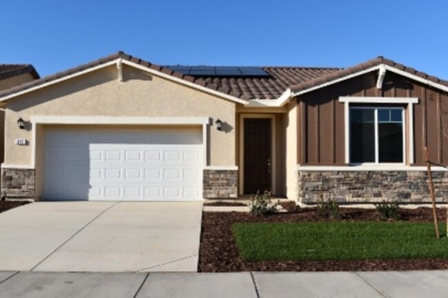823 Benina Ct in Merced, CA - Foto de edificio - Building Photo