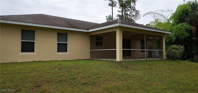 2009 Sable Ct in Lehigh Acres, FL - Building Photo - Building Photo