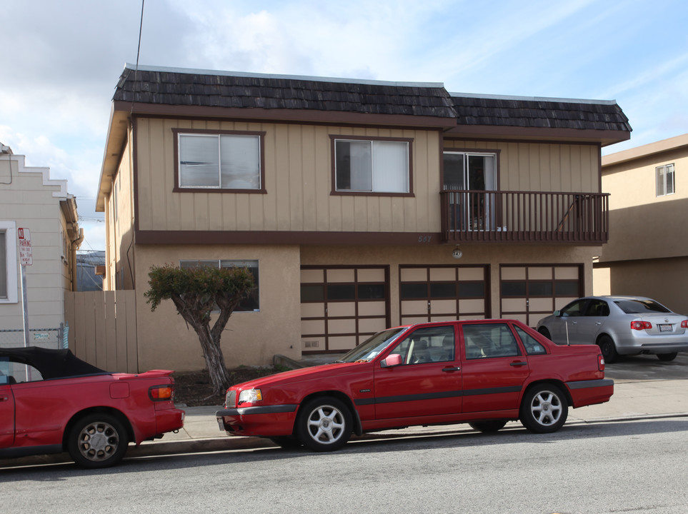 547 Commercial Ave in South San Francisco, CA - Building Photo