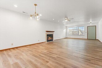 132 Clinton Hill Dr in Belleville, IL - Building Photo - Building Photo