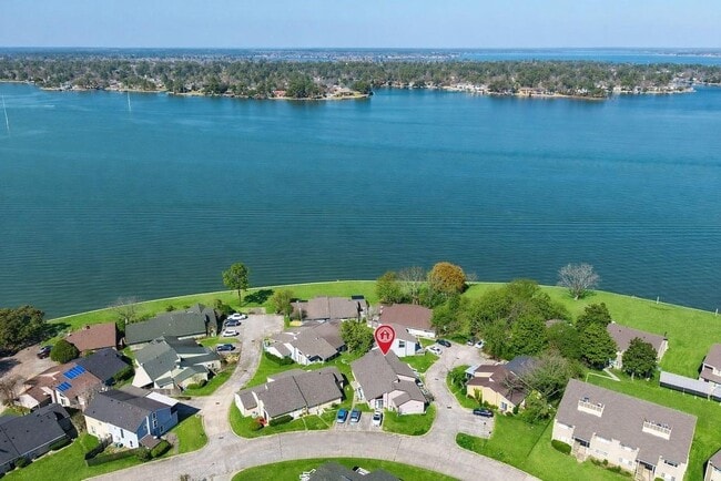 17 April Point Dr N in Montgomery, TX - Building Photo - Building Photo