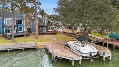 3203 Poe Dr in Montgomery, TX - Building Photo - Building Photo