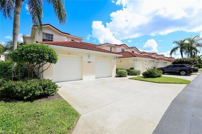 630 Lalique Cir, Unit 48 in Naples, FL - Building Photo - Building Photo