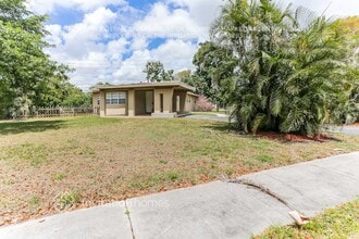 5301 Myrtle Terrace in Plantation, FL - Building Photo - Building Photo