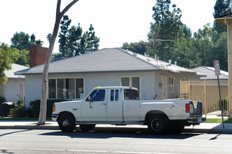 10918-10942 Lampson Ave in Garden Grove, CA - Foto de edificio - Building Photo