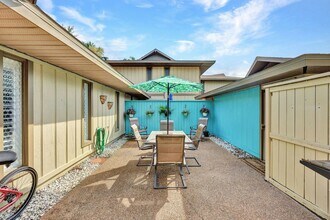 4280 Island Cir in Ft. Myers, FL - Building Photo - Building Photo