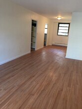 6125 98th St, Unit 1L in Rego Park, NY - Building Photo - Building Photo