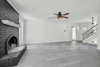 2213 Ridgewood Dr in Sherman, TX - Foto de edificio - Building Photo