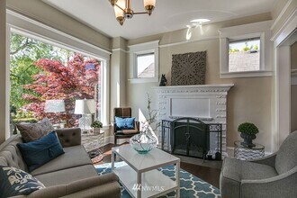 1106 NE 55th St in Seattle, WA - Building Photo - Building Photo