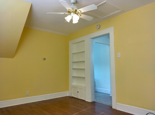 25 Parkview Ave, Unit 3rd Floor, Unit 3rd Floor