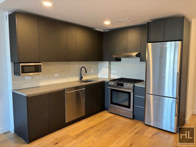 NORTHERN BOULEVARD in Queens, NY - Building Photo - Building Photo