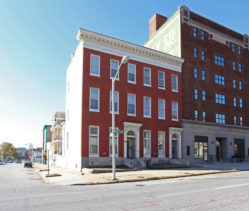 2100-2102 Maryland Ave in Baltimore, MD - Foto de edificio