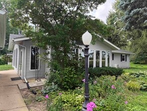 5610 Marengo Rd in Belvidere, IL - Foto de edificio - Building Photo