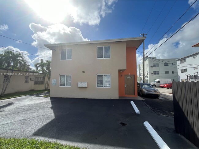 126 SW 21st Ave in Miami, FL - Building Photo - Building Photo