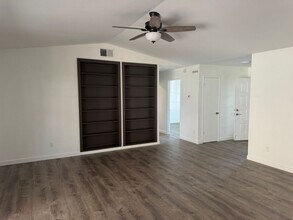 7415 Sunborough Ln in Sacramento, CA - Building Photo - Building Photo