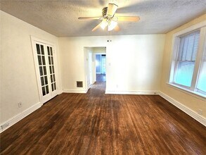 4953 Holly Hills Ave in St. Louis, MO - Building Photo - Building Photo