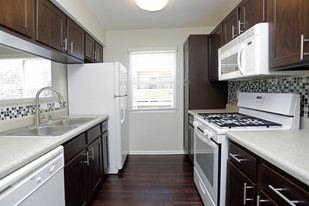 Village at Westmeadow in Colorado Springs, CO - Building Photo