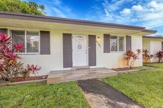 6191 SW 62nd Pl in South Miami, FL - Building Photo - Building Photo