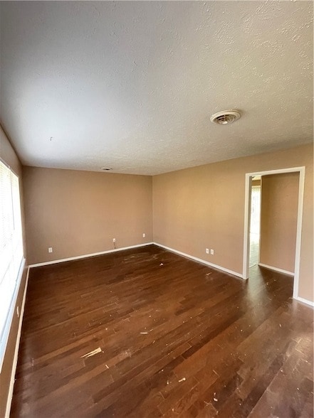 1909 Theodore Dr in Springdale, AR - Foto de edificio - Building Photo