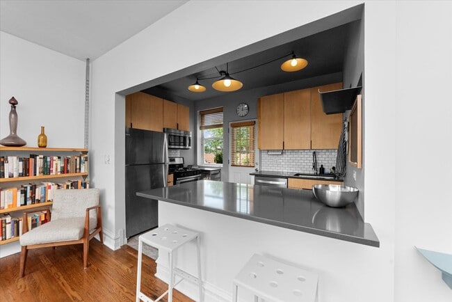 4862 N Ashland Ave, Unit 3E in Chicago, IL - Foto de edificio - Building Photo