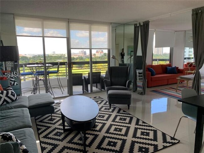 3400 NE 192nd St, Unit 1611 in Aventura, FL - Building Photo - Building Photo