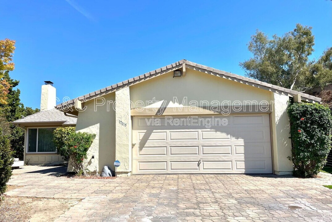 17015 Palacio Ct in San Diego, CA - Building Photo