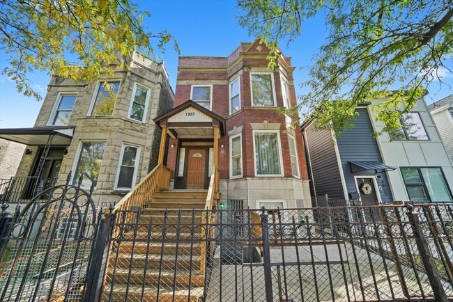 property at 1923 S Kedzie Ave