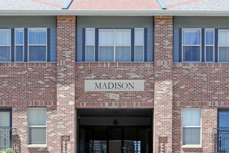 Madison Flats in Des Moines, IA - Foto de edificio - Building Photo