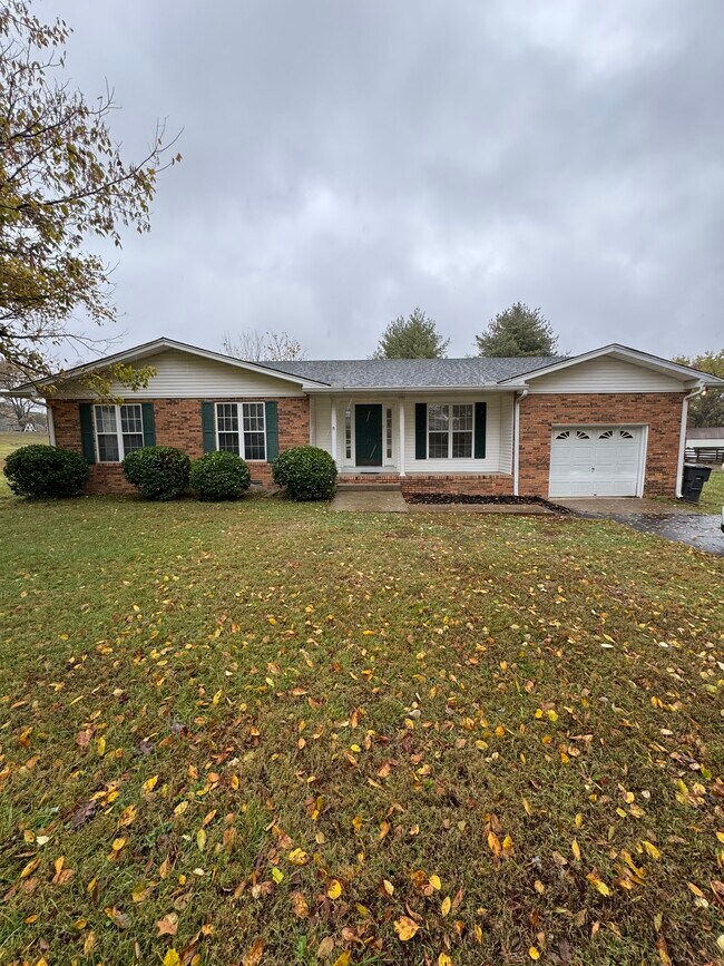 4165 Hawkins Dr in Westmoreland, TN - Building Photo - Building Photo