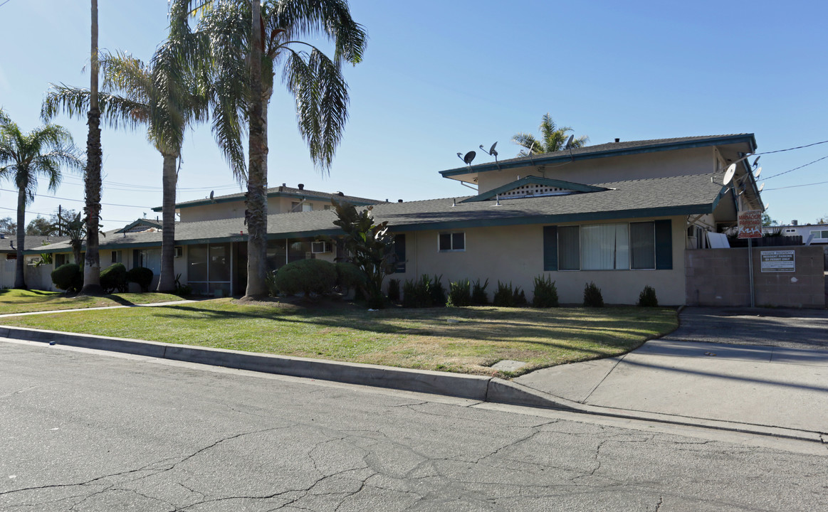 Park Valaria Apartments in Highland, CA - Foto de edificio