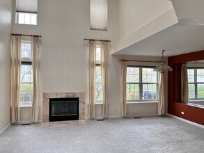 101 Holmes Way in Schaumburg, IL - Building Photo - Building Photo