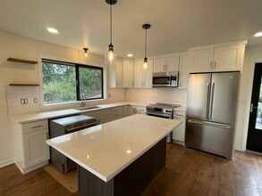 14559 37th Ave NE in Lake Forest Park, WA - Building Photo - Building Photo