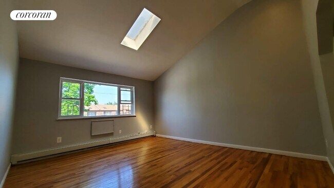 364 Huntington Ave in Bronx, NY - Building Photo - Building Photo