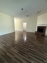 7909 Mourning Dove Dr in Arlington, TX - Foto de edificio - Building Photo