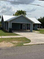 1415 Owens St in San Marcos, TX - Building Photo