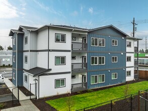 6402 Pacific Ave in Tacoma, WA - Building Photo - Building Photo