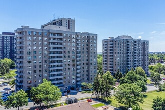 Chelsea Gardens in Brampton, ON - Building Photo - Building Photo