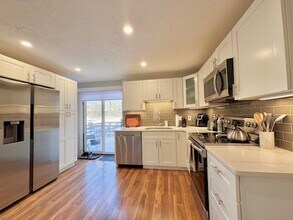 301 Grove St in Boston, MA - Building Photo - Building Photo