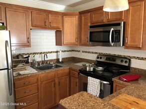 88 Circular St-Unit -3 in Saratoga Springs, NY - Building Photo - Building Photo