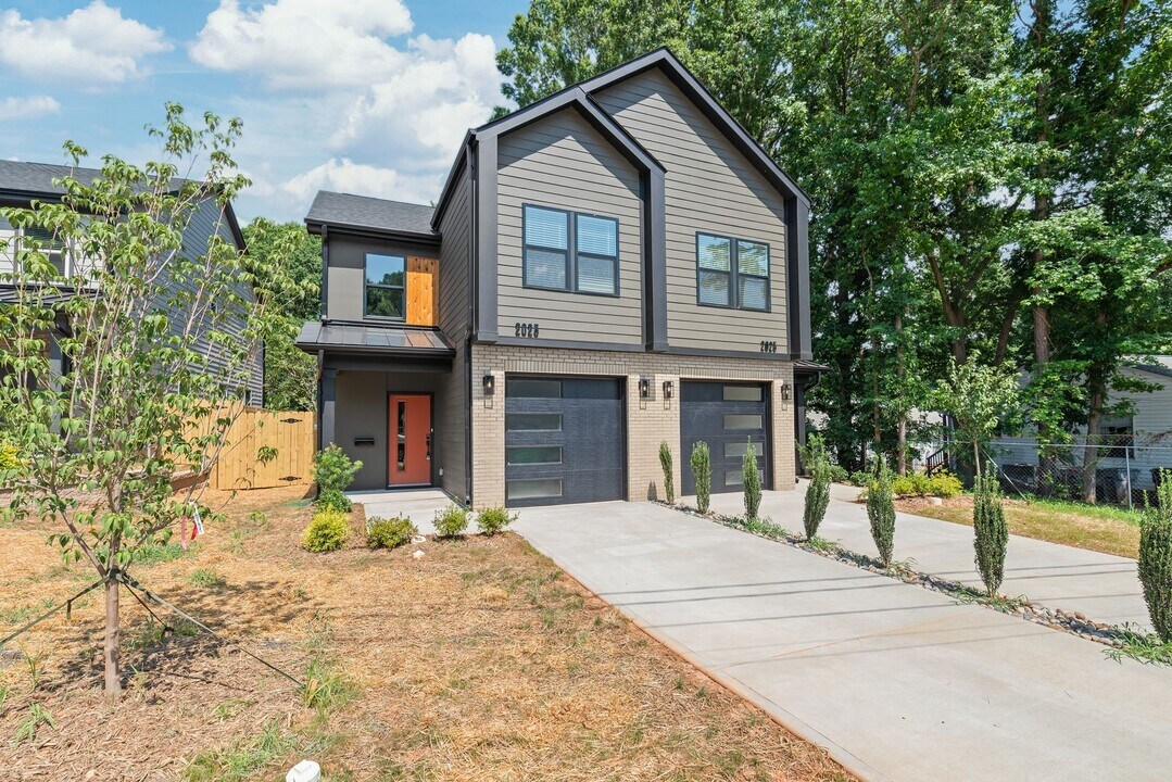 2023 Wilson Ave in Charlotte, NC - Building Photo