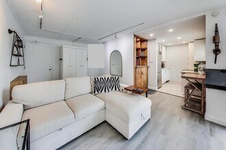 354 W Miner St in Arlington Heights, IL - Building Photo - Building Photo