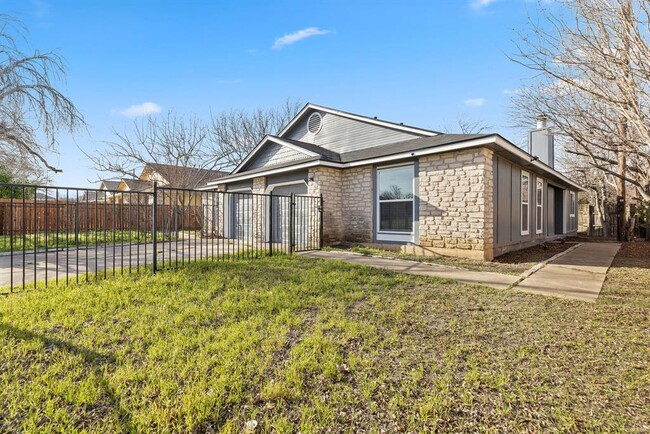 702 Peterson St in Round Rock, TX - Foto de edificio - Building Photo