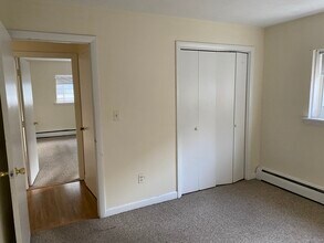 65 Gardner St, Unit 4B in Boston, MA - Foto de edificio - Building Photo