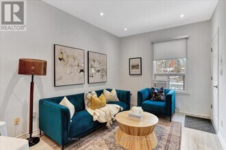 138 Booth Ave in Toronto, ON - Building Photo - Building Photo