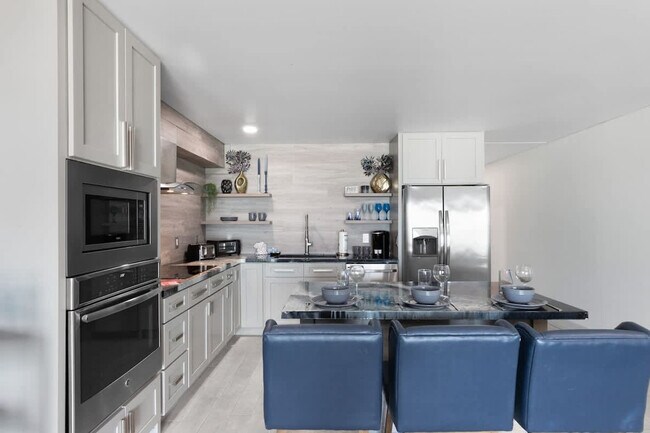 8743 Thomas Dr in Panama City Beach, FL - Foto de edificio - Building Photo