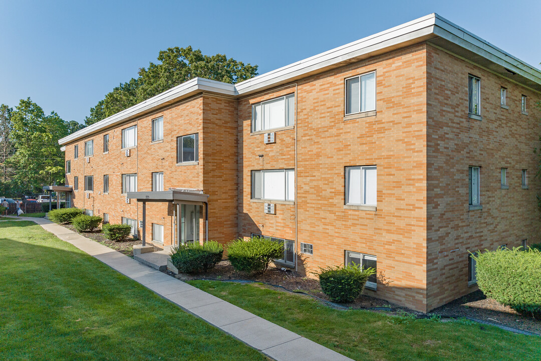 Water's Edge Apartments in Lorain, OH - Building Photo