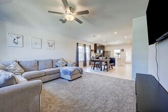 206 Creek Hollow Dr in Hutto, TX - Building Photo - Building Photo