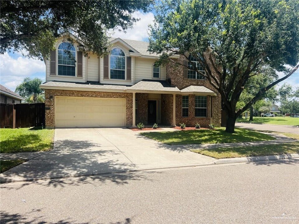 21 Santa Lydia St in Mission, TX - Building Photo