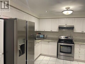 75 Anita Dr in Markham, ON - Building Photo - Building Photo