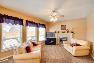 2291 E Meadow Creek Dr in Meridian, ID - Building Photo - Building Photo